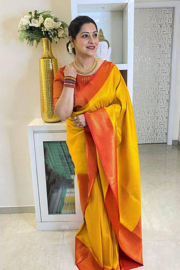 š Introducing the Luxe Lichi Silk Saree Collection! š