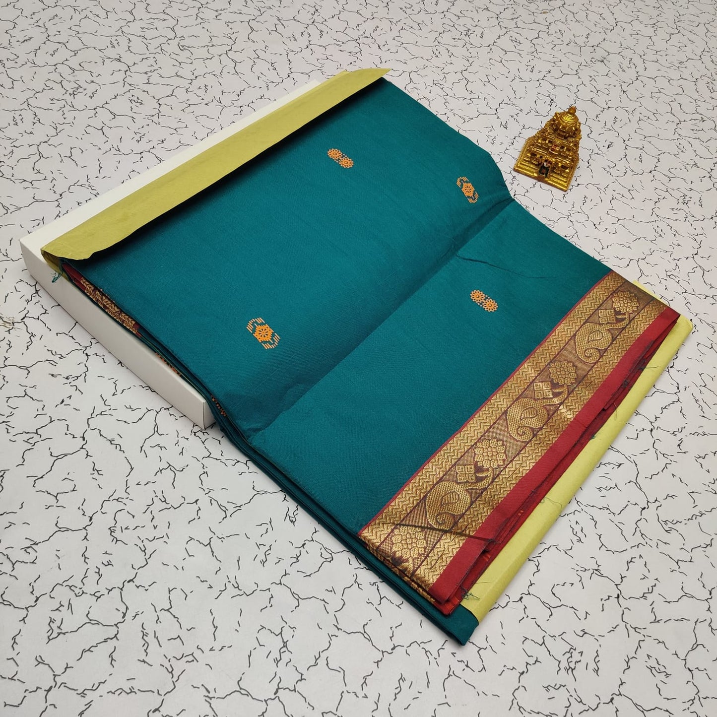 Stunning Paper Cotton saree.