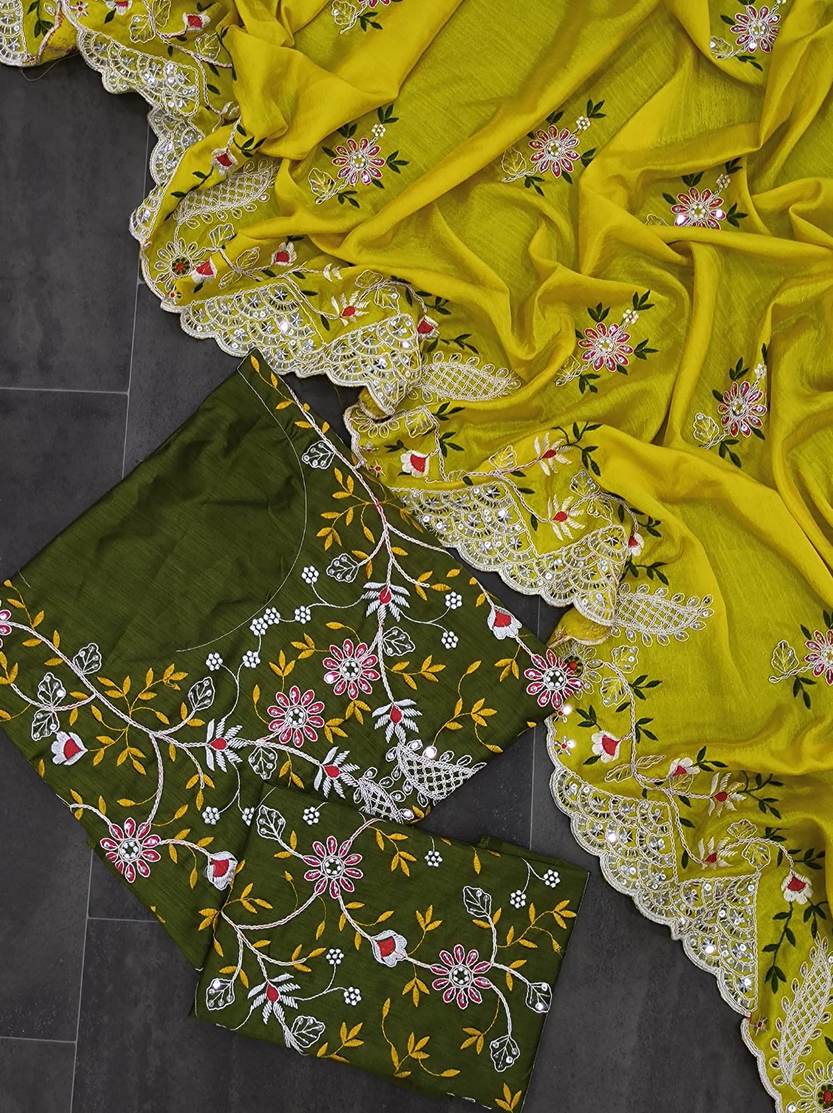 Introducing our Super Hit Chinnon Silk Saree!