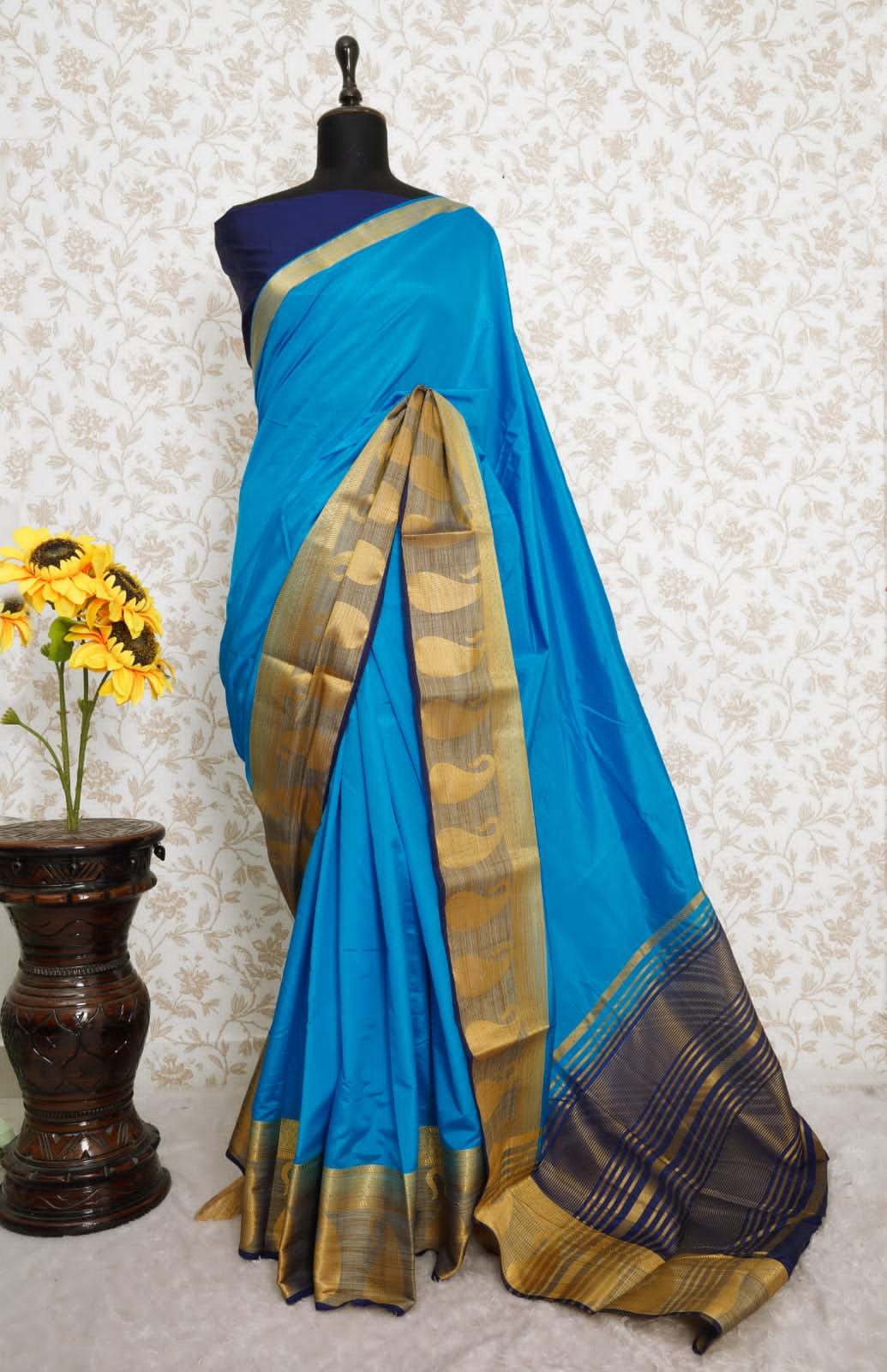 Elevate your ethnic charm with our exquisite Kanjivaram saree collection!