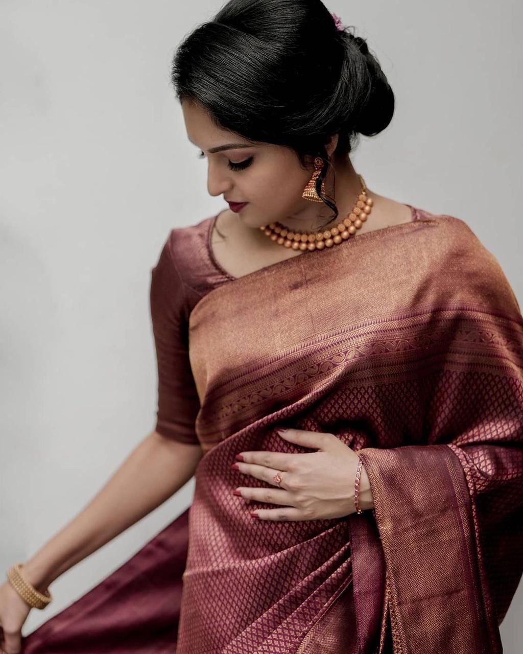 "Indulge in Luxury: Soft Lichi Silk Saree with Exquisite Jacquard Work