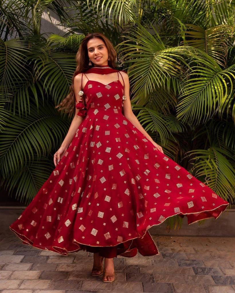 Gold Printing Red Maxy Gown and Dupatta Set!