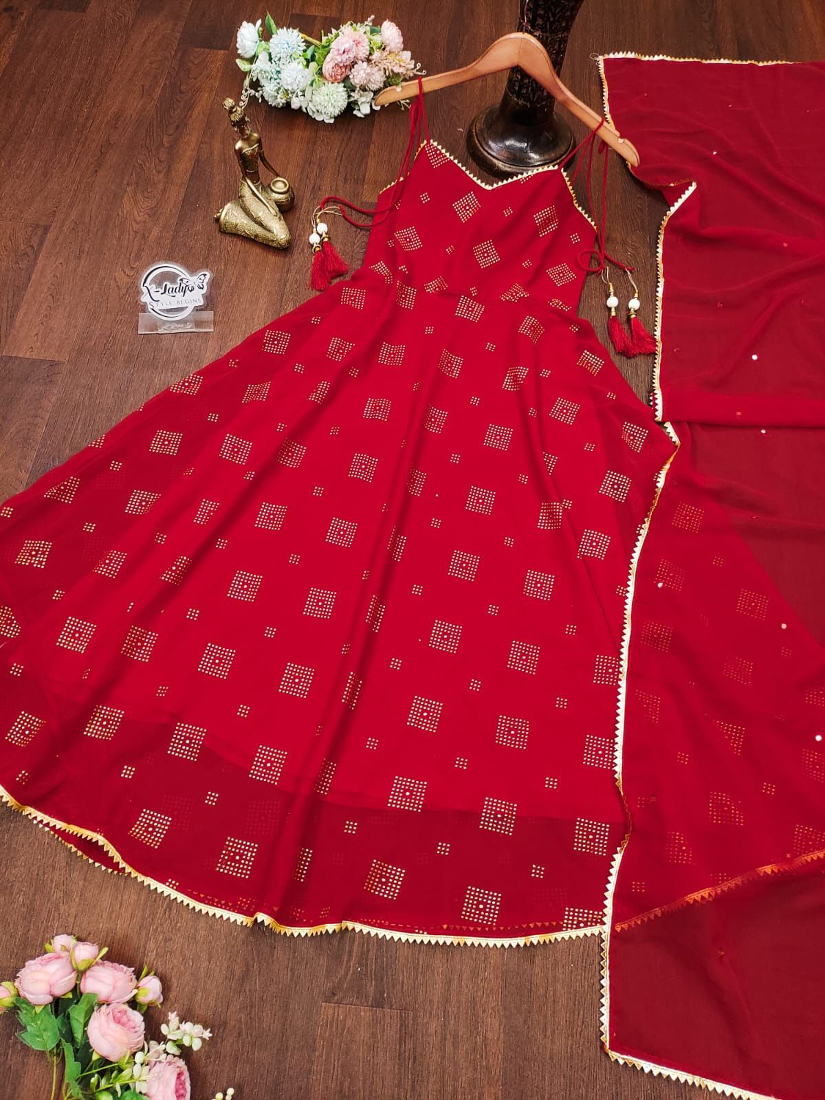 Gold Printing Red Maxy Gown and Dupatta Set!