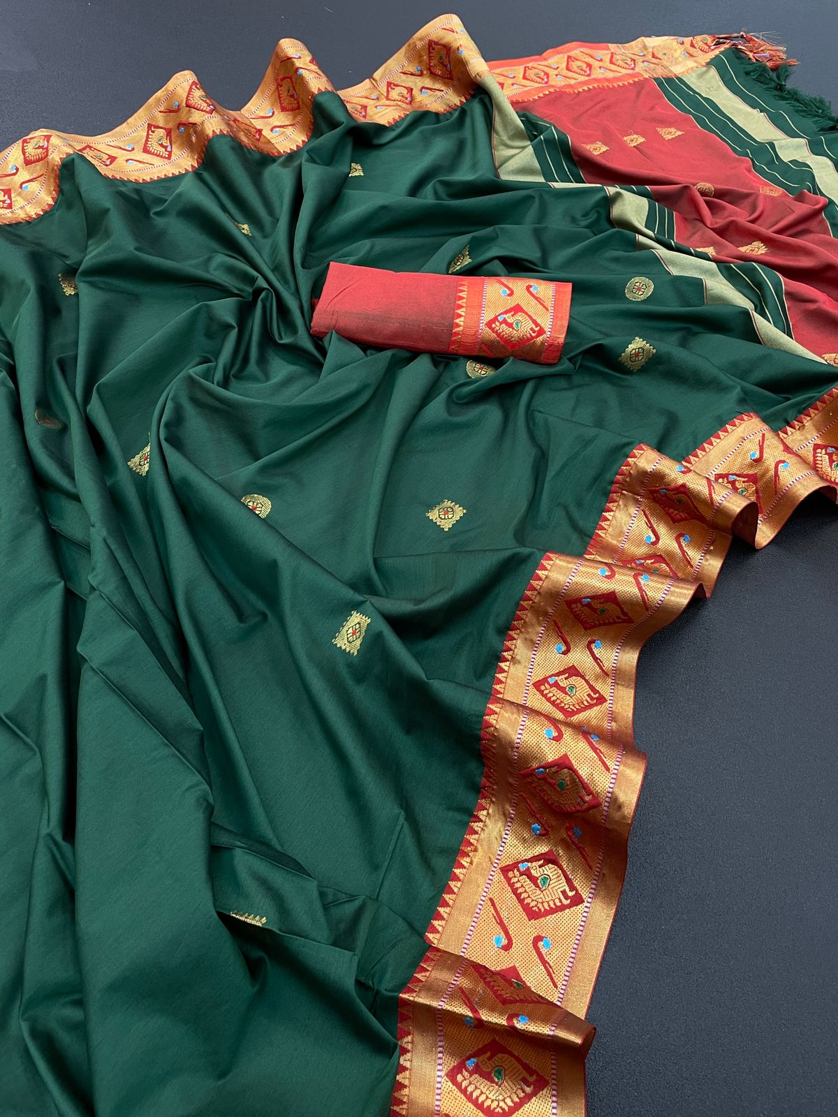 Explore Our Exquisite Cotton Silk Saree with Gold Weaving Border